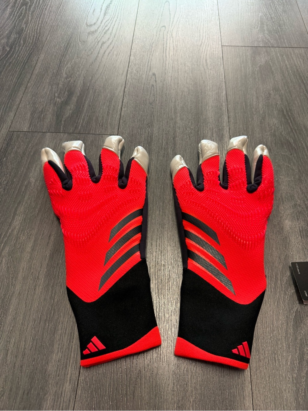 adidas Predator Pro Hybrid Goalkeeper Gloves Lucid Red IX3865 Size 11 NWT
